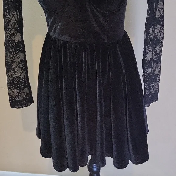 Dolls Kill x Wizard Of Oz Dress - Picture 7 of 15